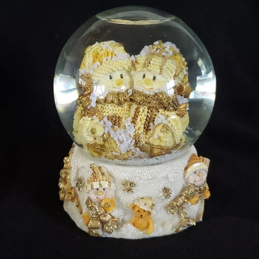 Vintage Resin Snowman Christmas Snow Globe Snowglobe
